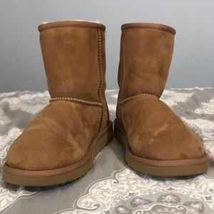 Ugg classic boot size 2